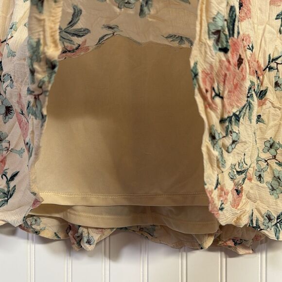 American Eagle Outfitters Floral Beige Neutral Flowly Skirt Women's L NWT - Picture 3 of 6